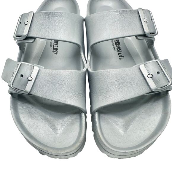 Birkenstock | Women | Arizona Essentials Metallic Silver Light Sandals | 9-9.5 - Picture 7 of 15